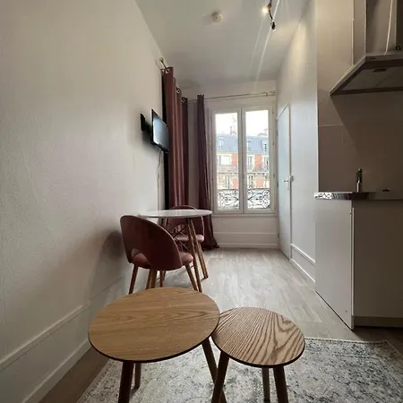 Studio - Buttes Chaumont Apartment